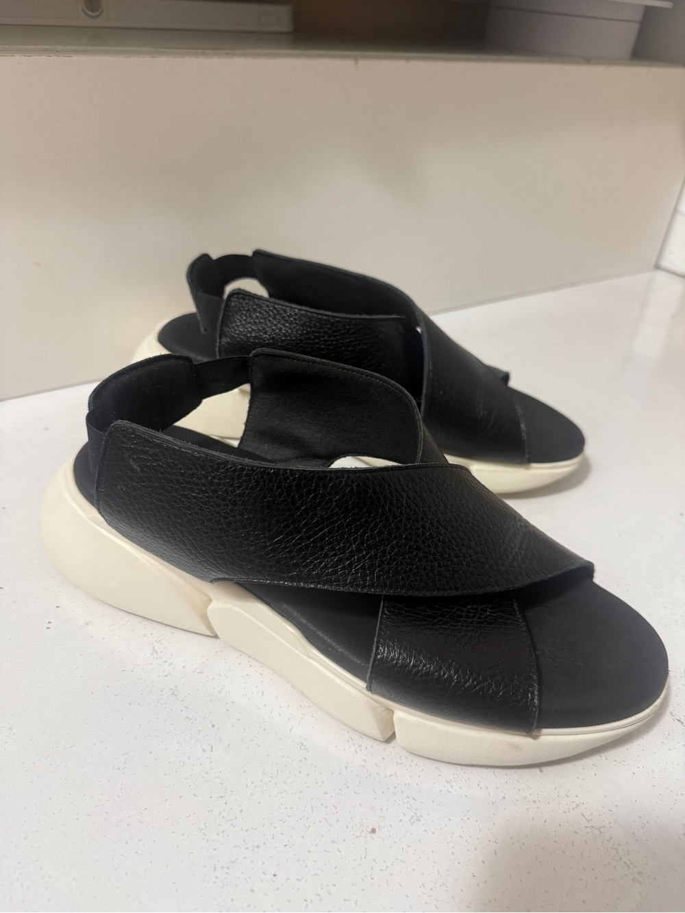 EXTRALICHTO Women's Black Leather Sport Sandals with white Sole Feels like cloud